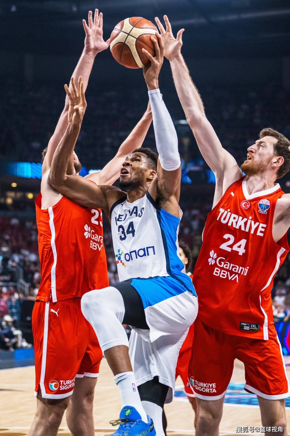 包含字母哥连续十场比赛得分超过出色发挥，法国队不断突破！气势如虹延续的词条