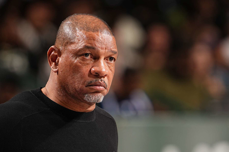 欧超杯转会期走向成谜,密尔沃基雄鹿调整名单,更衣室稳定,心理建设被强调 欧超杯转会期走向成谜,密尔沃基雄鹿调整名单,更衣室稳定,心理建设被强调