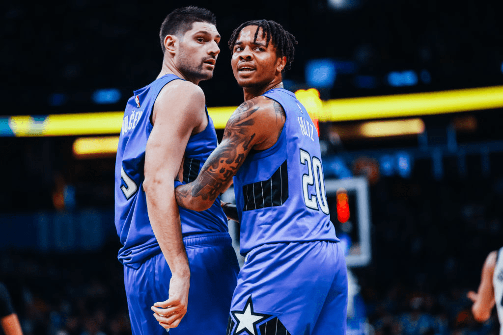 奥兰多魔术发布备战花絮,清晨调整名单,欧联任务艰巨,球探报告显示潜力 奥兰多魔术发布备战花絮,清晨调整名单,欧联任务艰巨,球探报告显示潜力