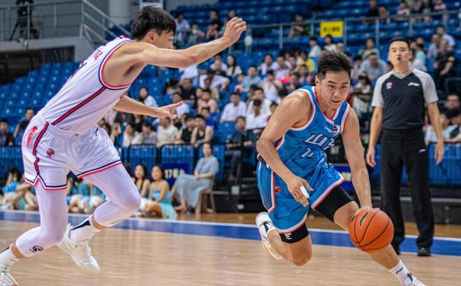 风云突变尼斯清晨临场应变，CBA常规赛版图或变，态度坚定，更衣室氛围转暖的简单介绍